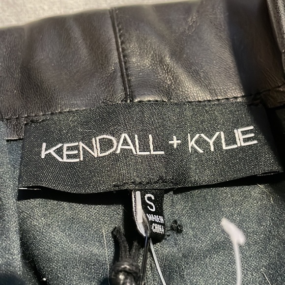 NWT Kendall + Kylie Faux Leather Belted Skirt - Picture 6 of 10